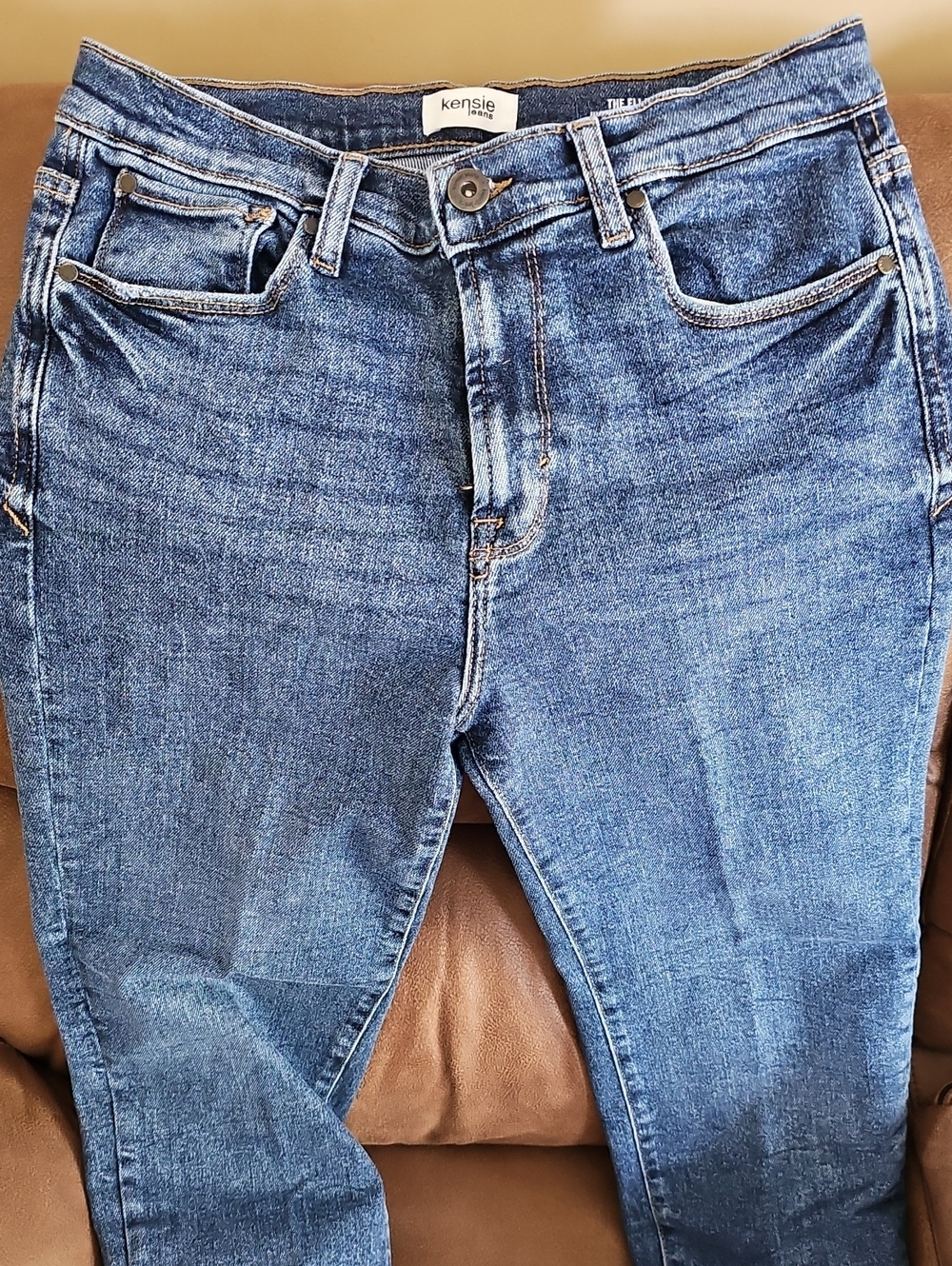 Kensie Womens Blue Straight Jeans with Contrast Stitching